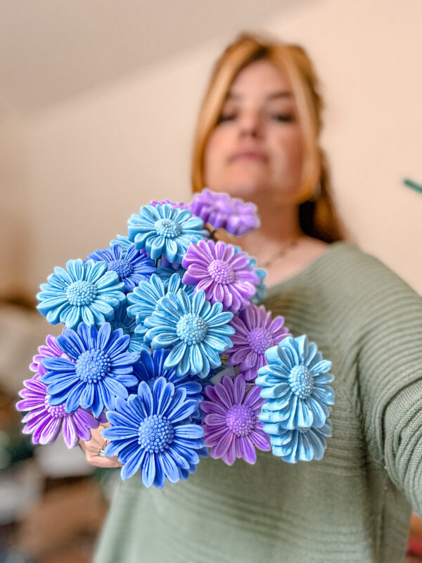 Fleur-Fondant-gerbera-bouquet-bleu