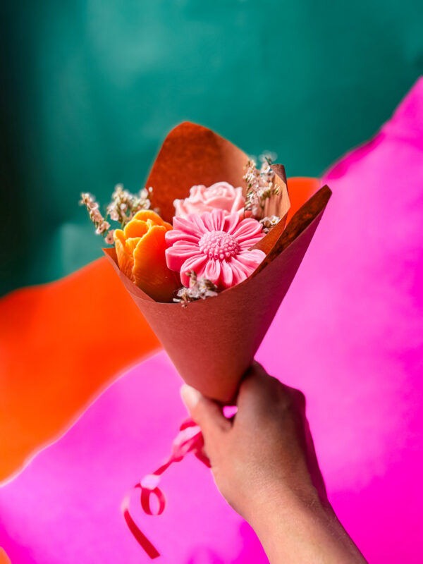 Francesca-La-Joyeuse-bouqet-de-fleur-3